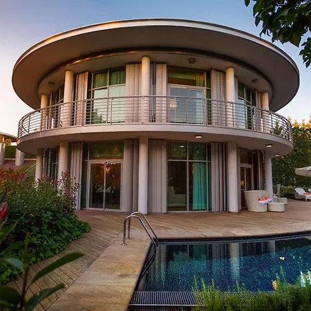 Complex Calista Luxury